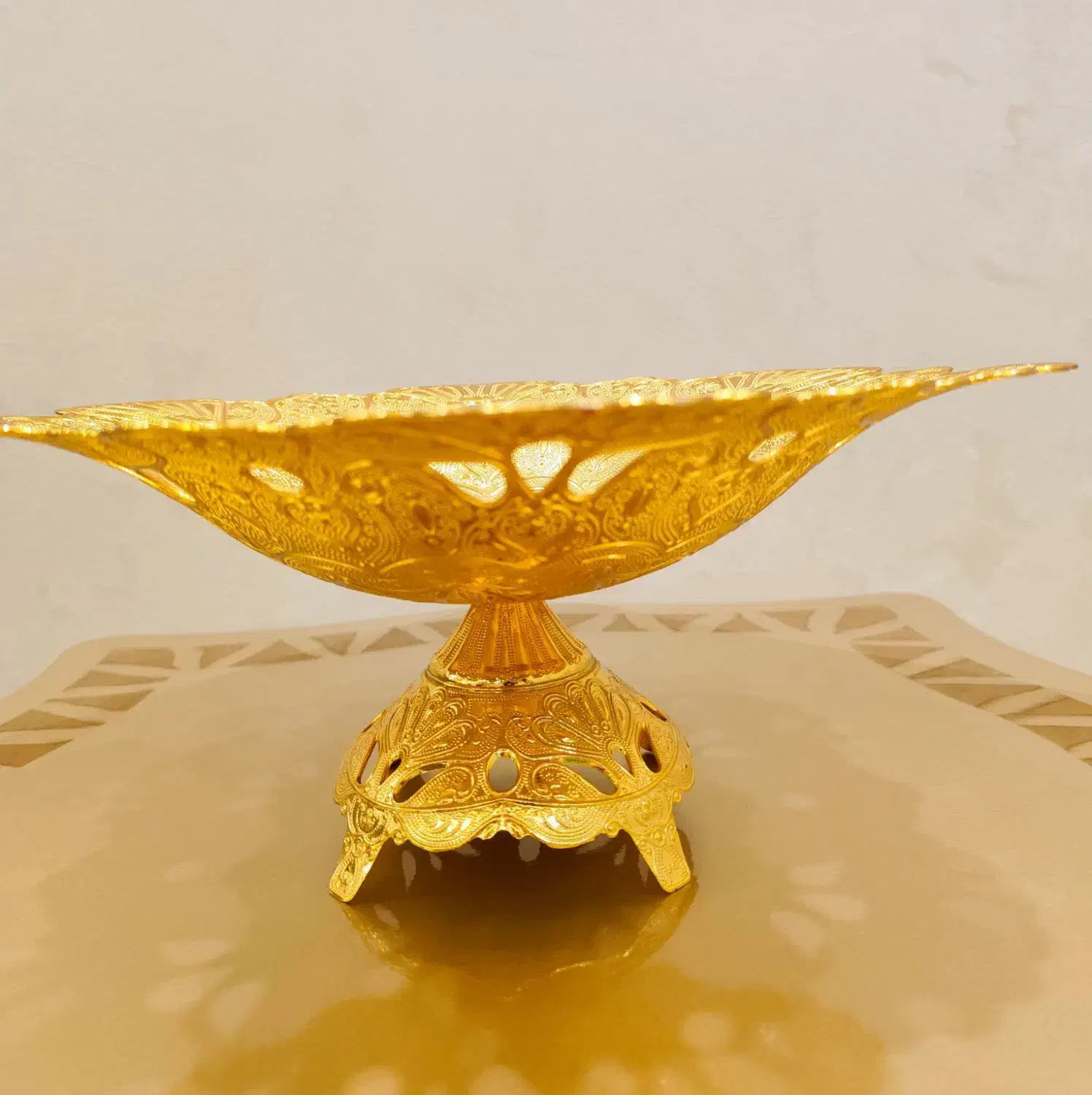 شکلات خوری|ظروف سرو و پذیرایی|کاشان, میانچال|دیوار