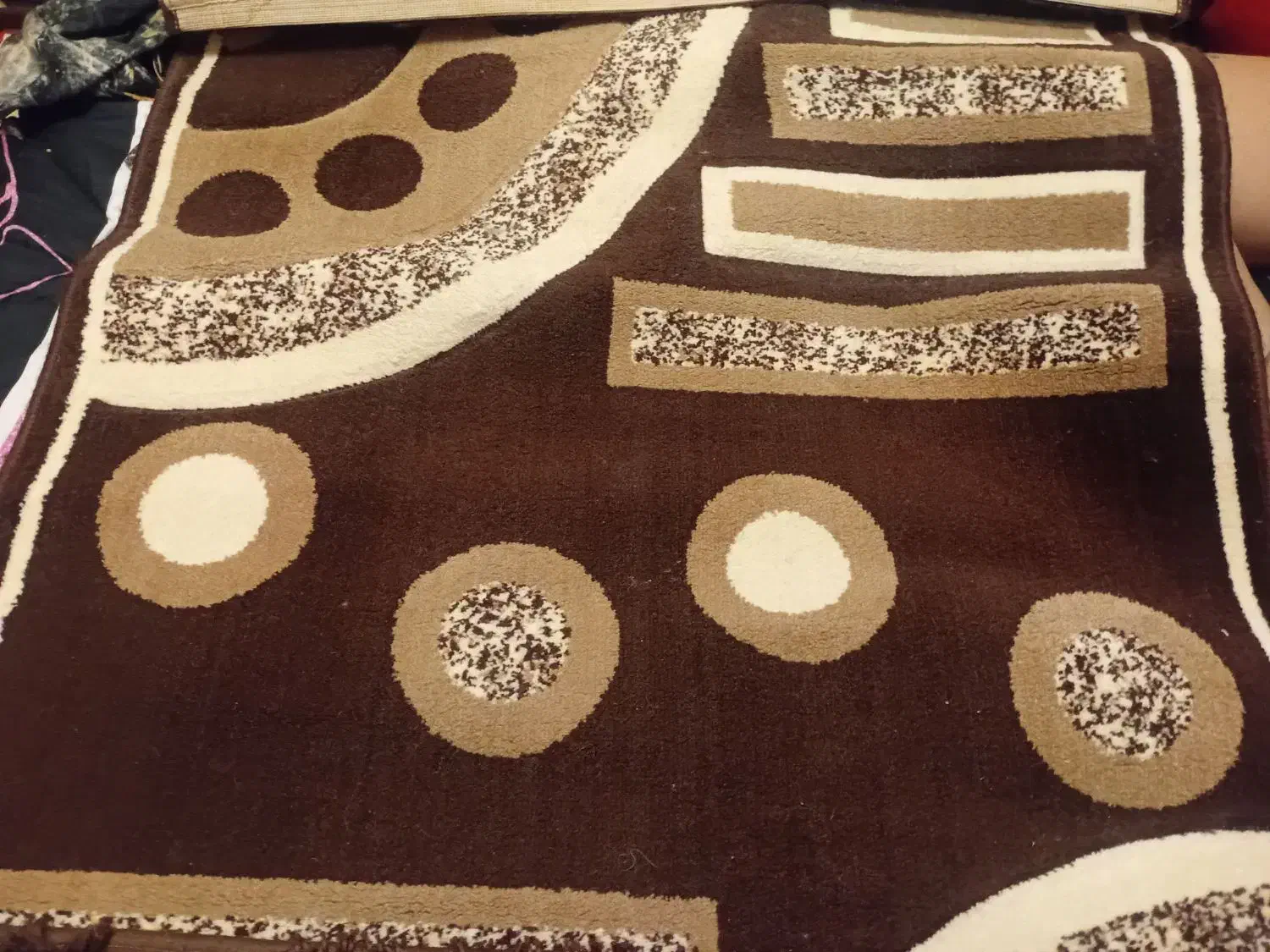 فرش  یک  ونیم  متری  همراه  دوتاپادری|فرش|کرج, باغستان|دیوار