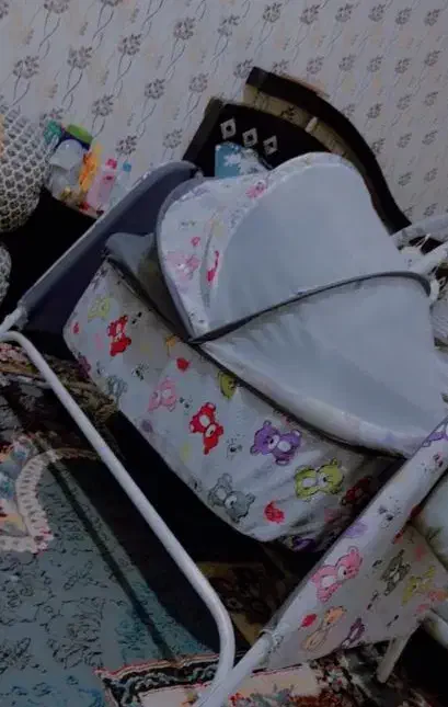 گهواره نو|تخت و صندلی بچه|ایرانشهر, |دیوار