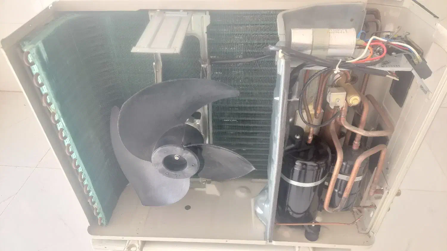 کندانسور ۱۸ هزار هیتاچی|کولر گازی و فن‌کوئل|ابریشم, |دیوار