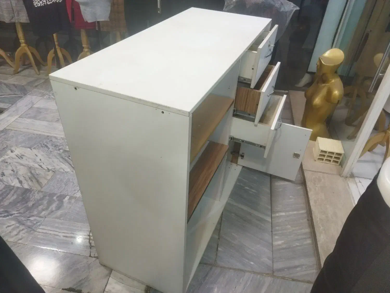 پیشخوان مغازه قیمت توافقی تنه مانکن...|فروشگاه و مغازه|کرمانشاه, |دیوار