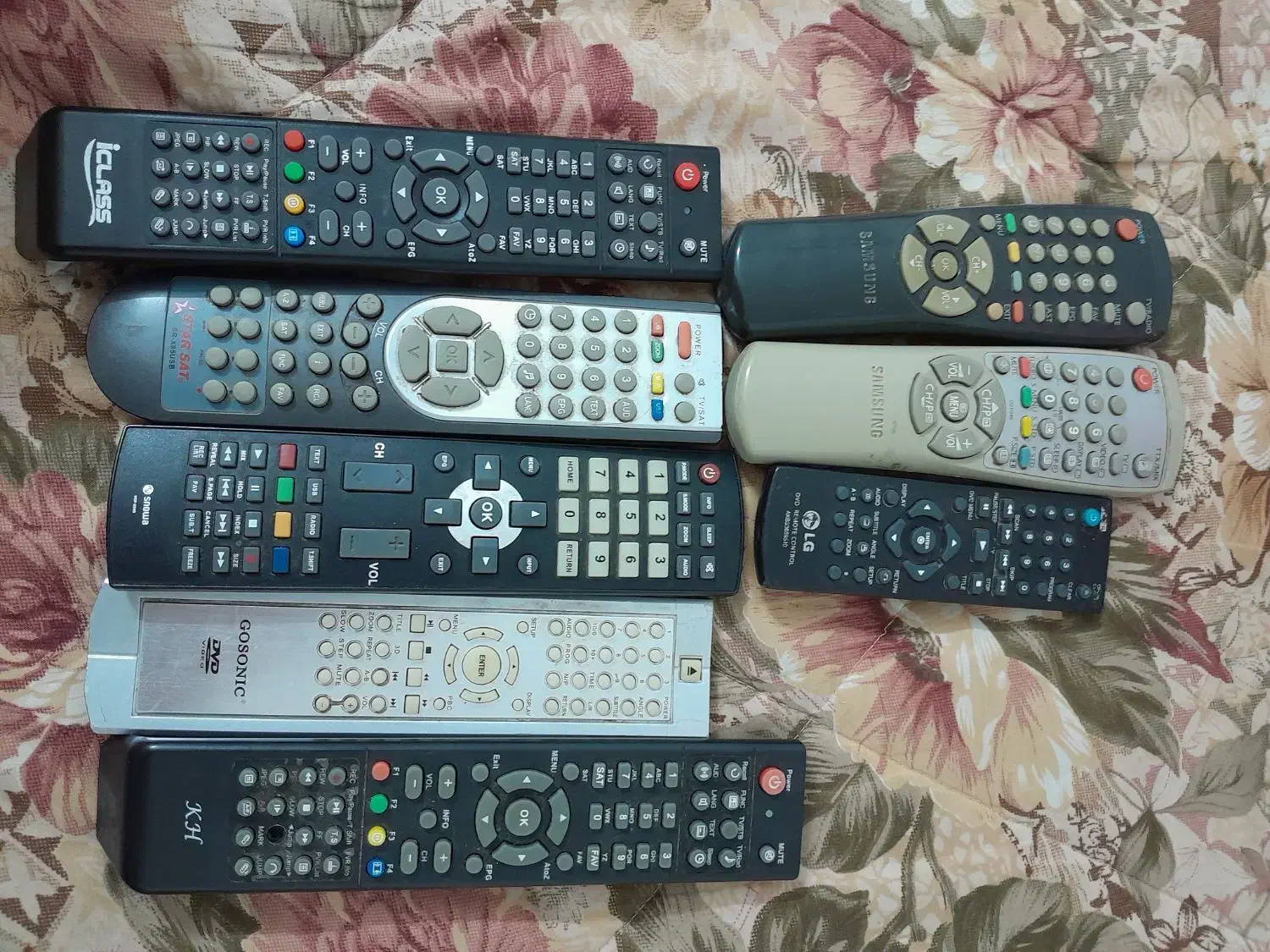 تعدادی کنترل تلوزیون|تلویزیون و پروژکتور|مشهد, الهیه|دیوار