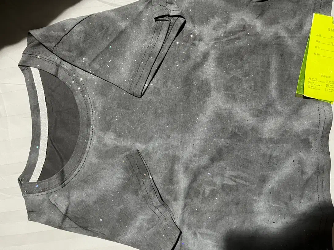 کراپ دخترانه|لباس|رشت, گلباغ نماز|دیوار