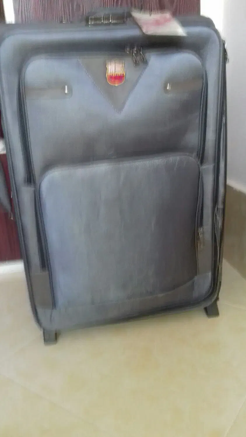 یک چمدان بزرگ چرخدار نو به فروش می رسد|کیف، کفش، کمربند|قم, بنیاد|دیوار