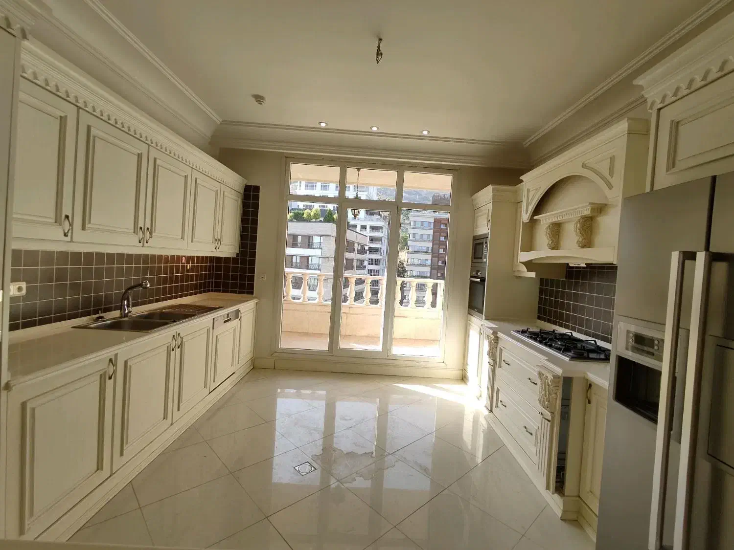 180 متر شاهکار / معماری کلاسیک / در طبقات بالا|اجارهٔ آپارتمان|تهران, زعفرانیه|دیوار