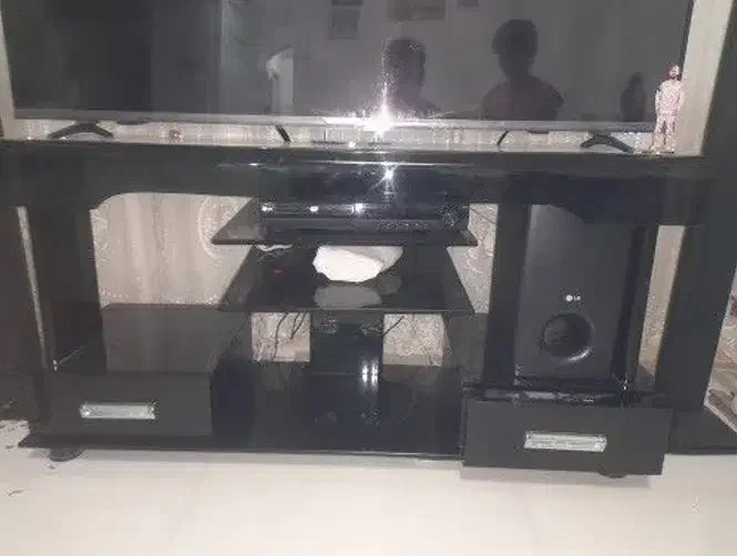 میز|میز تلویزیون|قائن, |دیوار