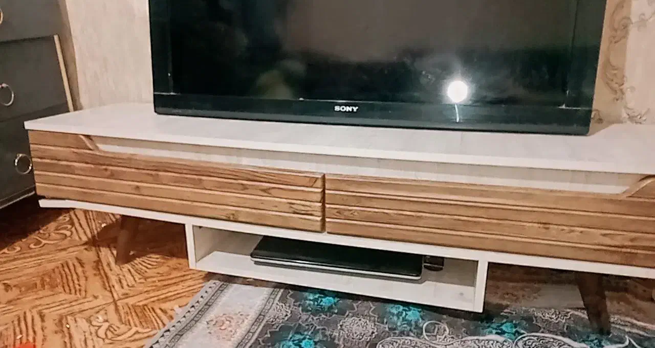 میزتی وی و ال سی دی ۳۲ اینچ صفحه شکسته|تلویزیون و پروژکتور|اهواز, پردیس دو|دیوار