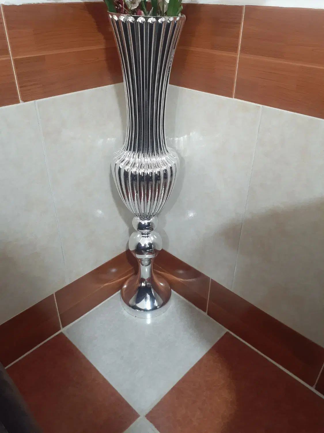 گلدون|گل مصنوعی|شهرکرد, |دیوار