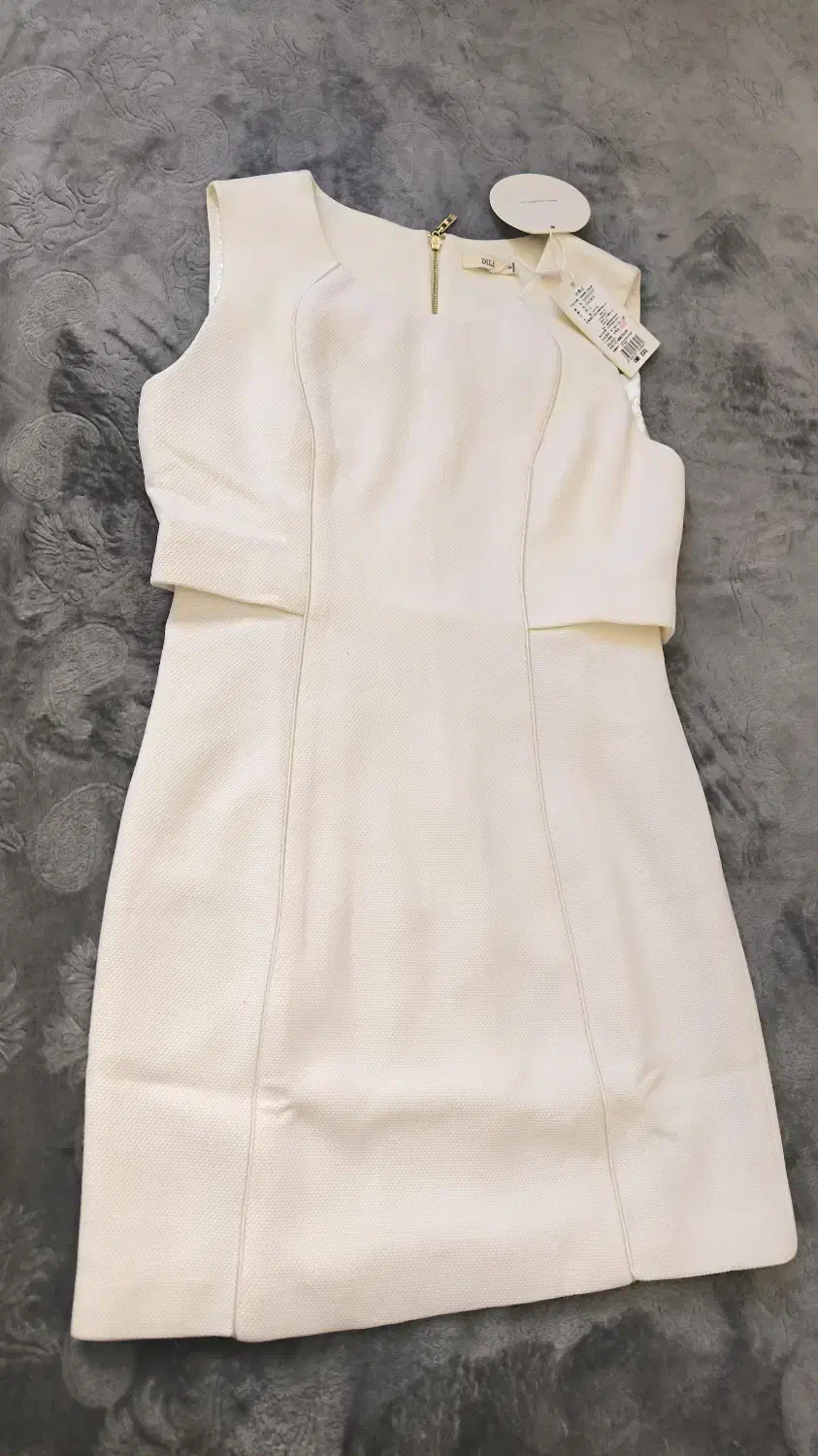 لباس زنانه|لباس|صدرا-فارس, فاز ۲|دیوار