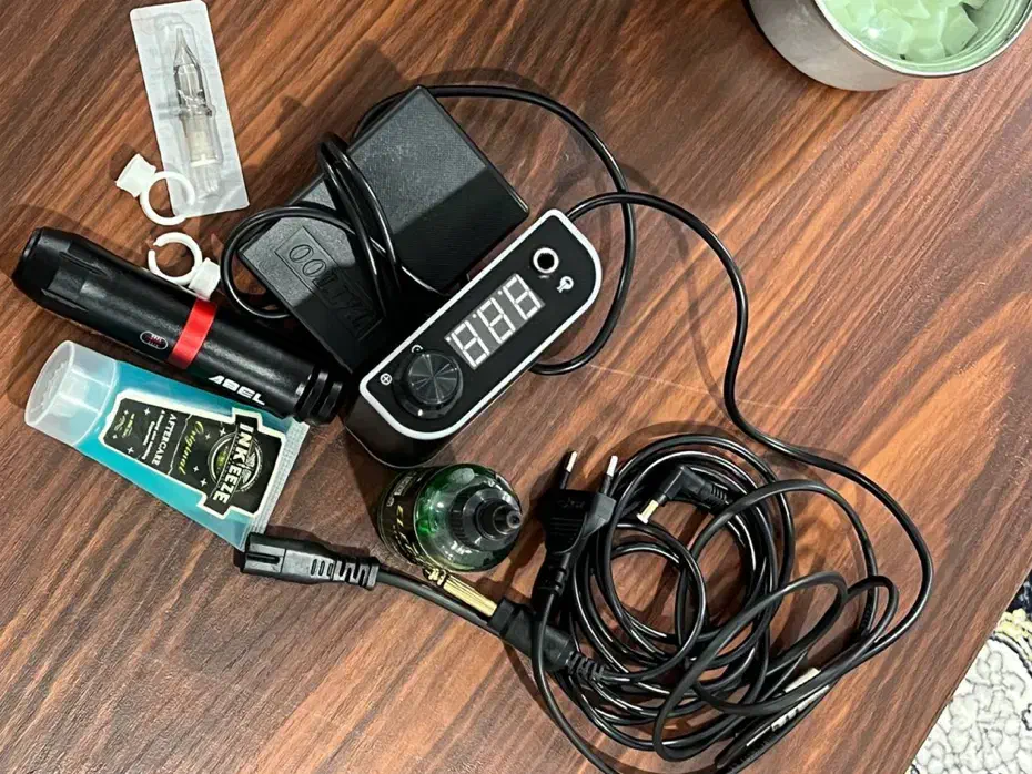 دستگاه تتو|آرایشگاه و سالن‌های زیبایی|آستارا, |دیوار