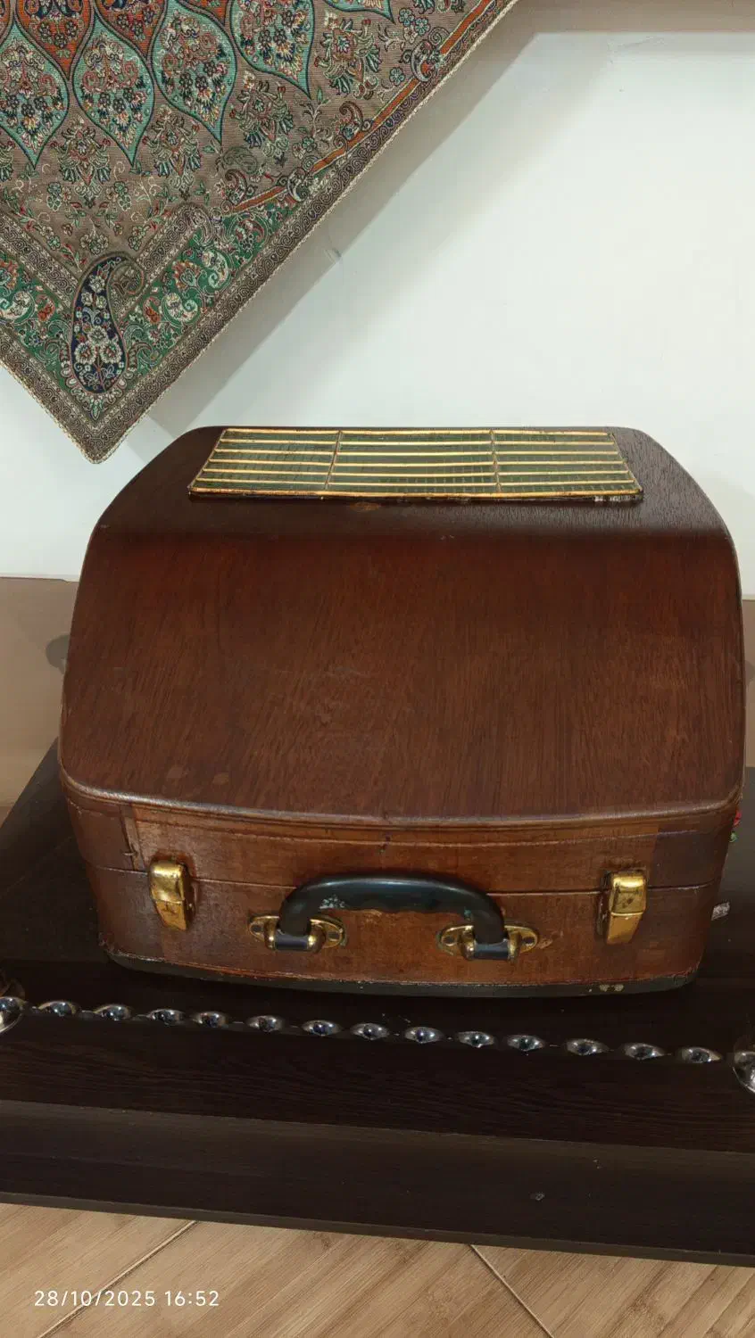 گرام گرامافون لامپی المانی فیلیپس قدیمی چوبی|کلکسیون اشیاء عتیقه|مشهد, کوثر|دیوار