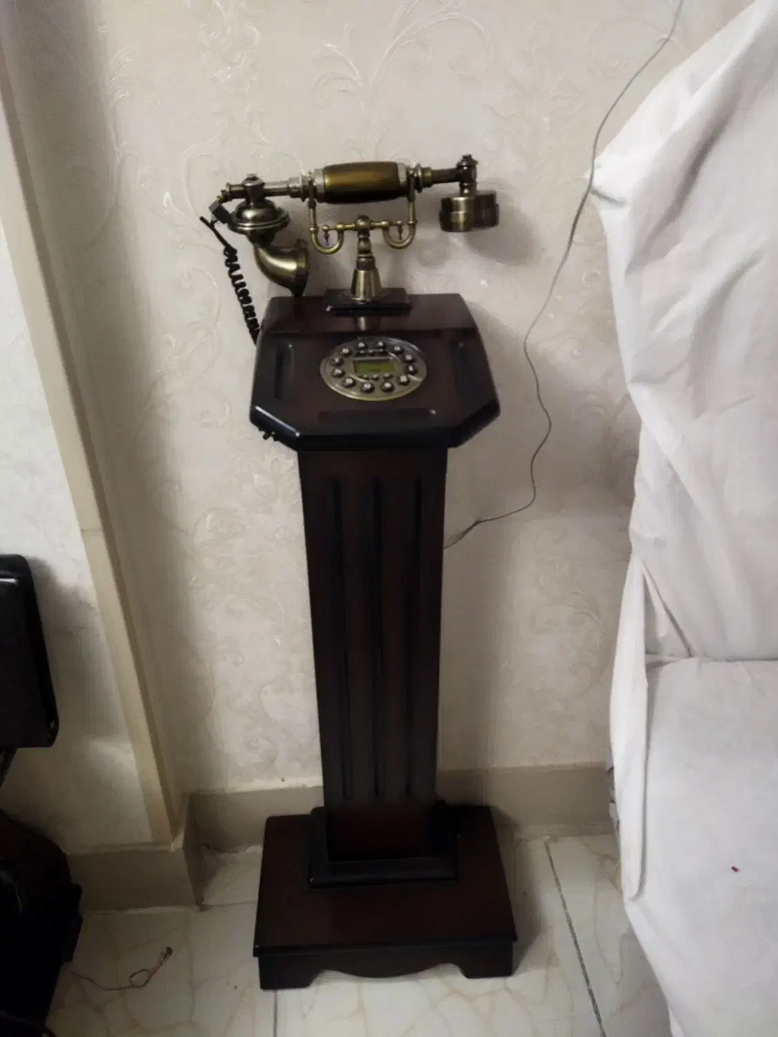 تلفن کلاسیک|تلفن رومیزی|اصفهان, عطار نیشابوری|دیوار
