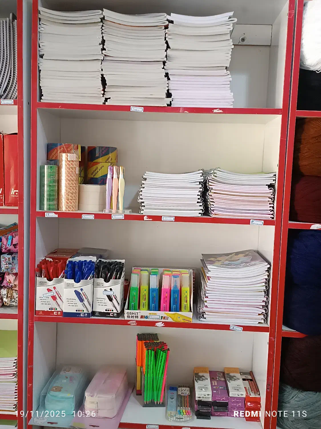 فروش استثنایی تعداد  نخ سوزندوزی و لوازم التحریر|لوازم خیاطی و بافتنی|سراوان, |دیوار