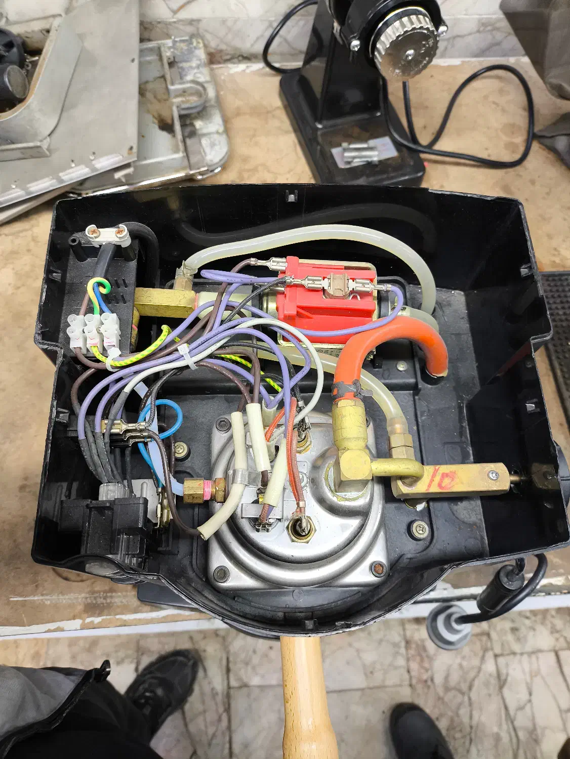 دستگاه قهوه ساز نیمه صنعتی برند Russell Hobbs|کافی‌شاپ و رستوران|مشهد, عامل|دیوار