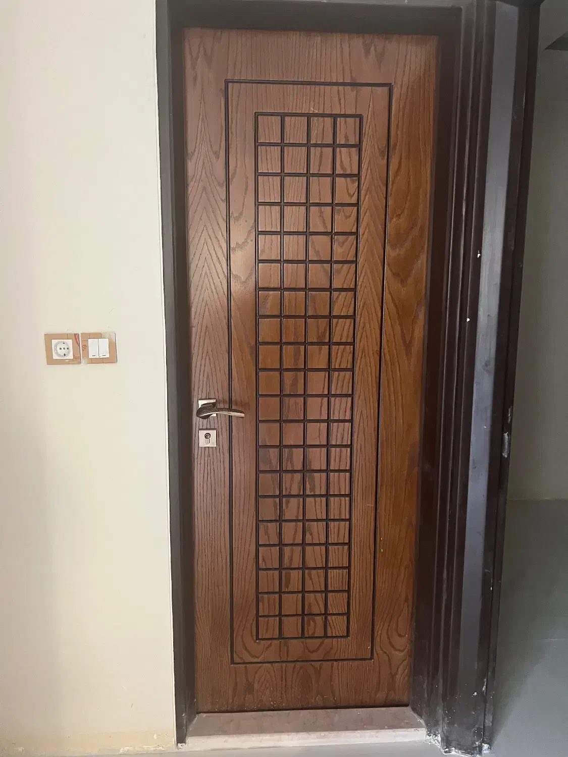 درب چوبی|مصالح و تجهیزات ساختمان|اصفهان, حسین‌آباد|دیوار