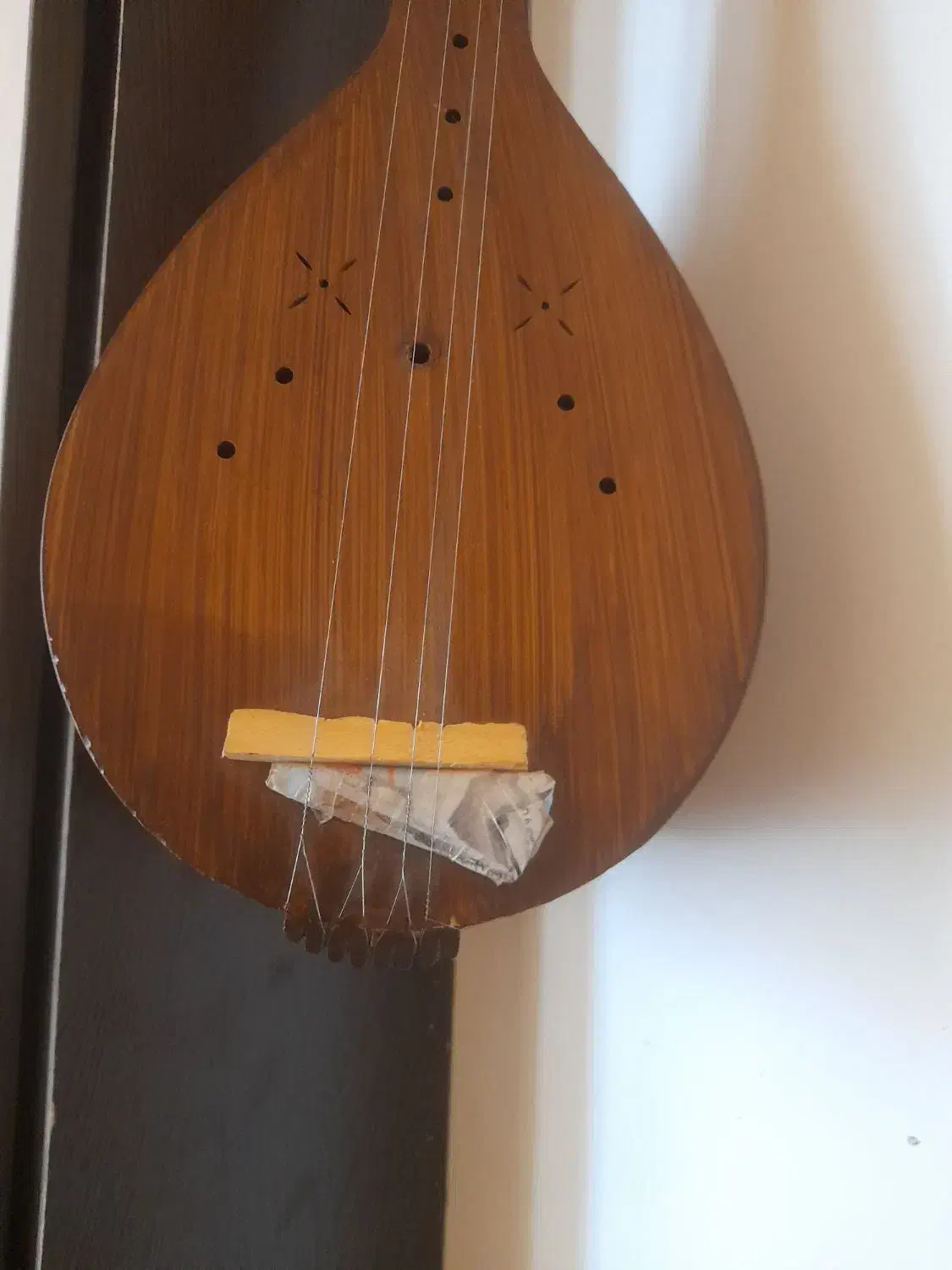 سه تار|سازهای سنتی|فولادشهر, مسکن مهر فولادشهر|دیوار