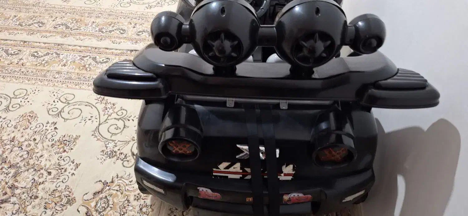 xx8|اسباب‌بازی بچه|سلماس, |دیوار