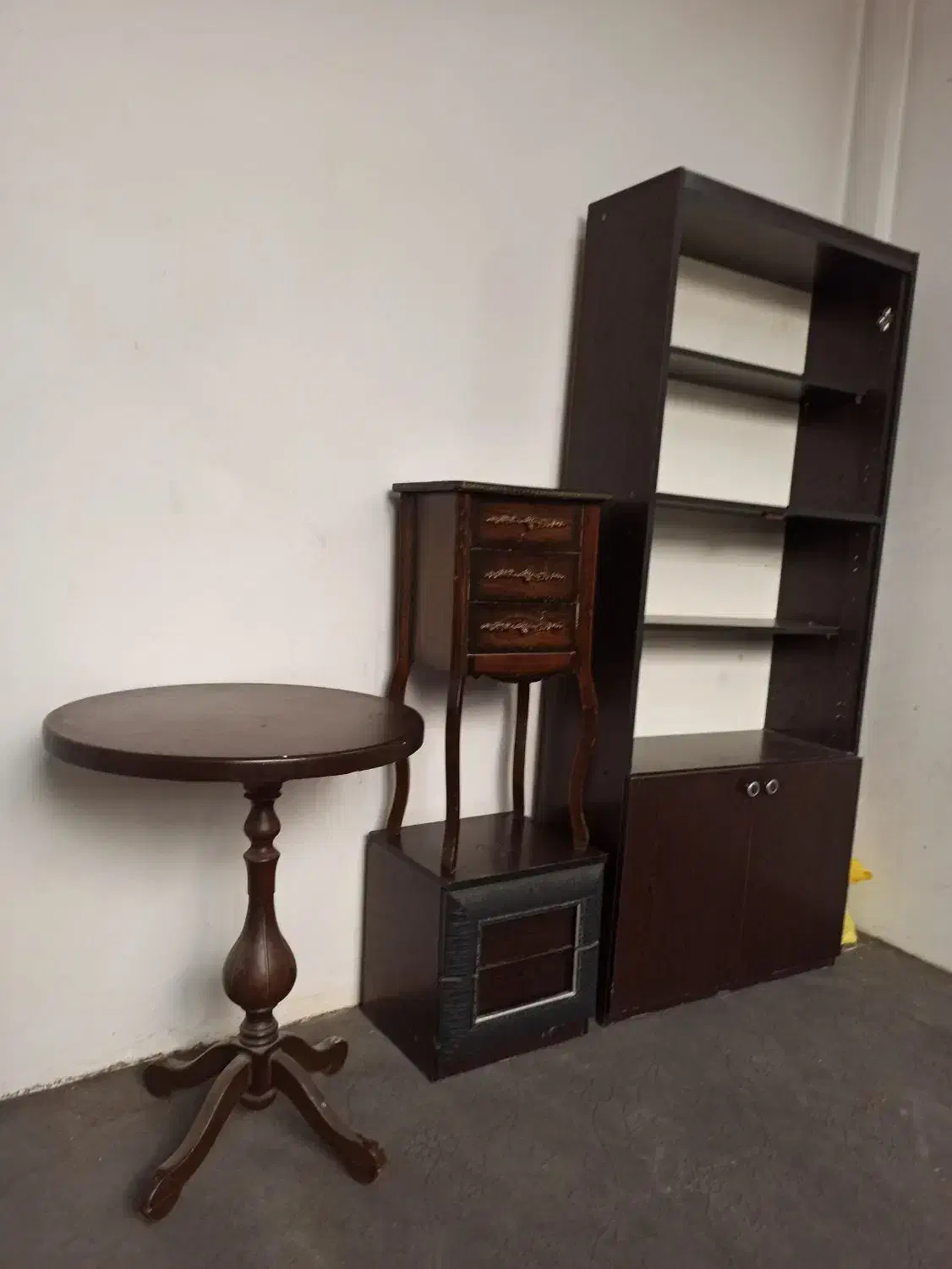 تخت یک نفره/کتابخانه/میزناهارخوری/پاتختی/میزتلفن|مبلمان خانگی و میز عسلی|مشهد, تربیت (صدف)|دیوار