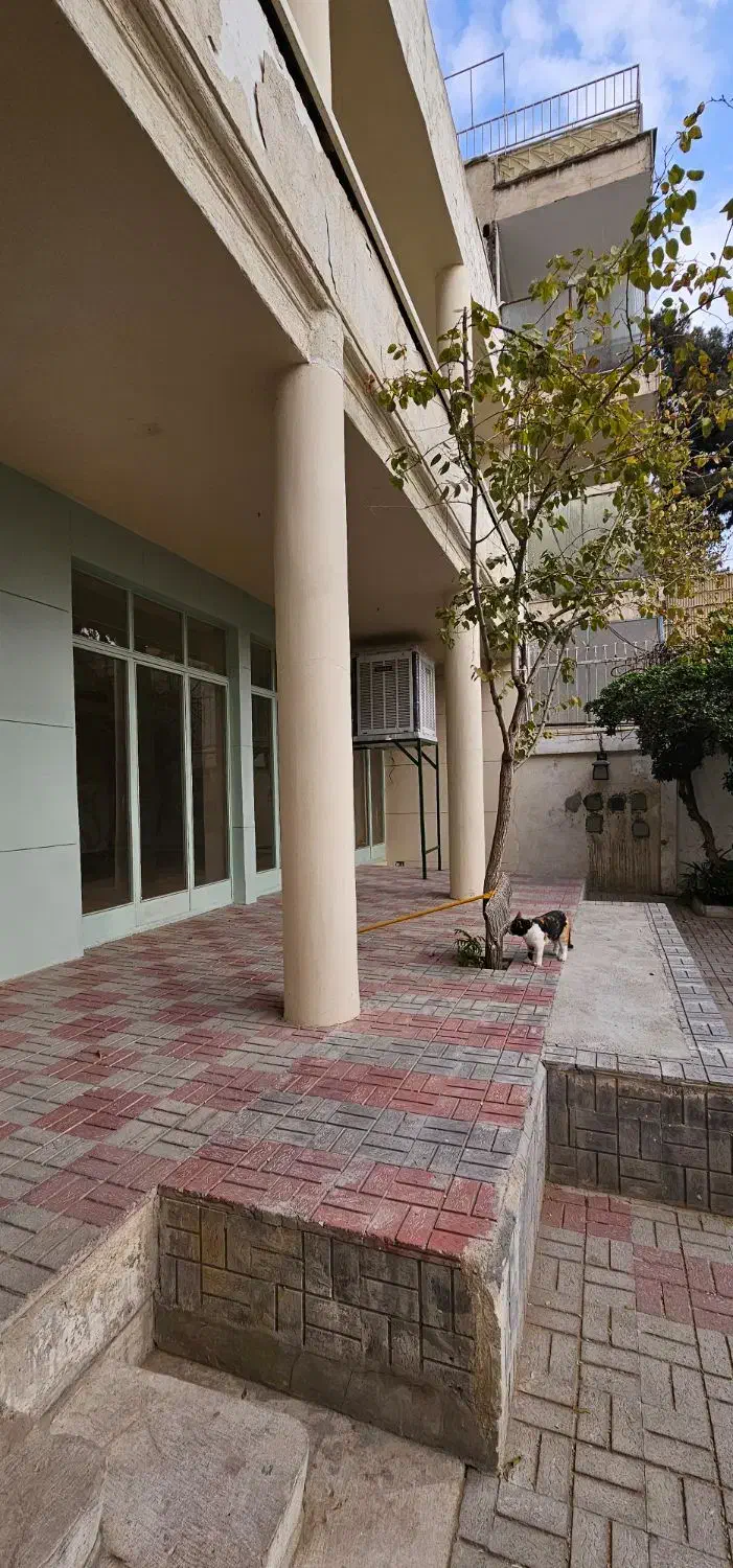 ۵۰۰متر بنا با ۳۰۰متر حیاط دربست پارک هنرمندان