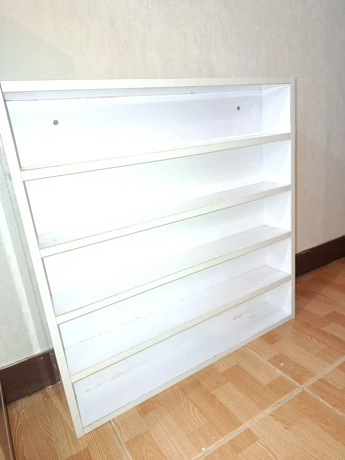 میز .استند..چراغ|آرایشگاه و سالن‌های زیبایی|مسجد سلیمان, |دیوار