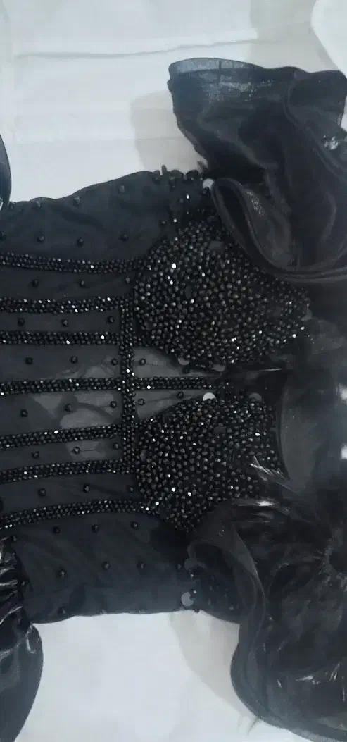 لباس مجلسی|لباس|پرند, فاز ۶|دیوار