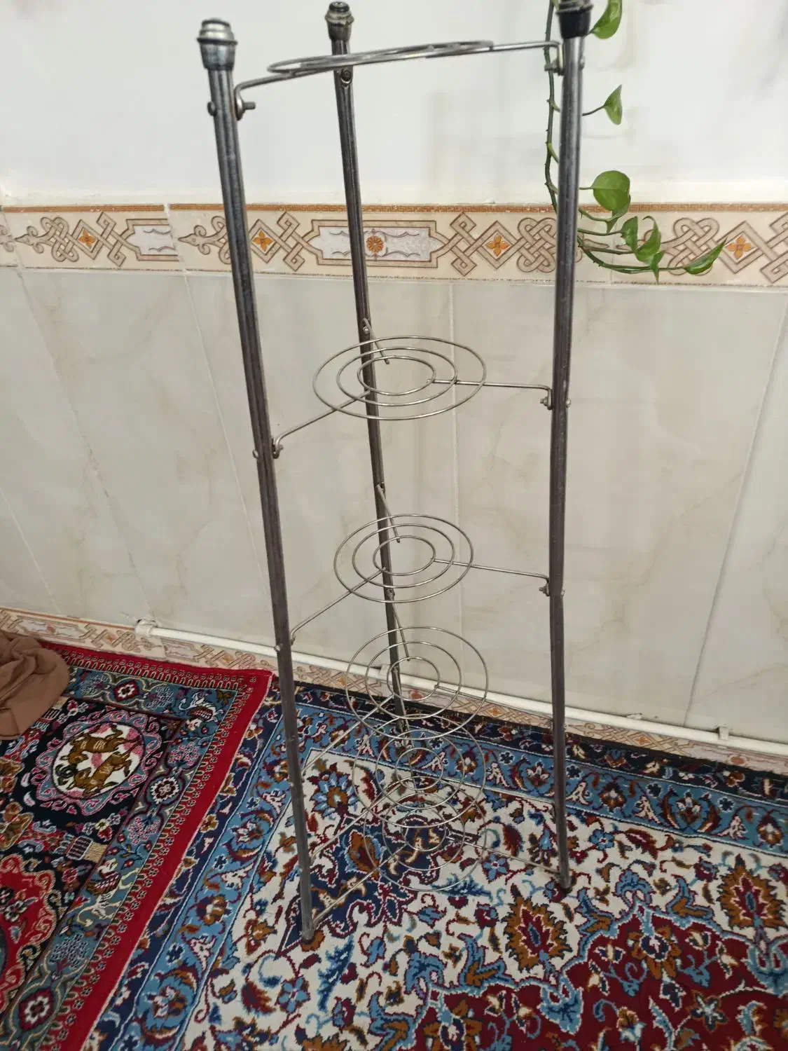 پایه قابلمه فلزی|آب‌چکان و نظم‌دهنده ظروف|قوچان, |دیوار