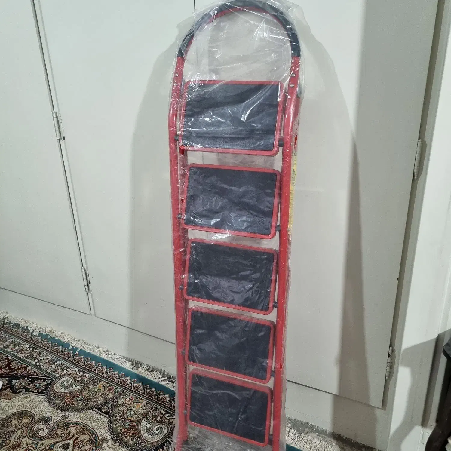 نردبان ۵ پله درجه ۱ کف پهن|ابزارآلات|تهران, خاوران|دیوار