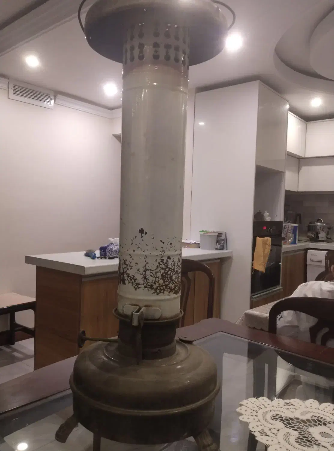 چراغ نفتی عتیقه آلمانی بالای صد سال قدمت|کلکسیون اشیاء عتیقه|تهران, منیریه|دیوار