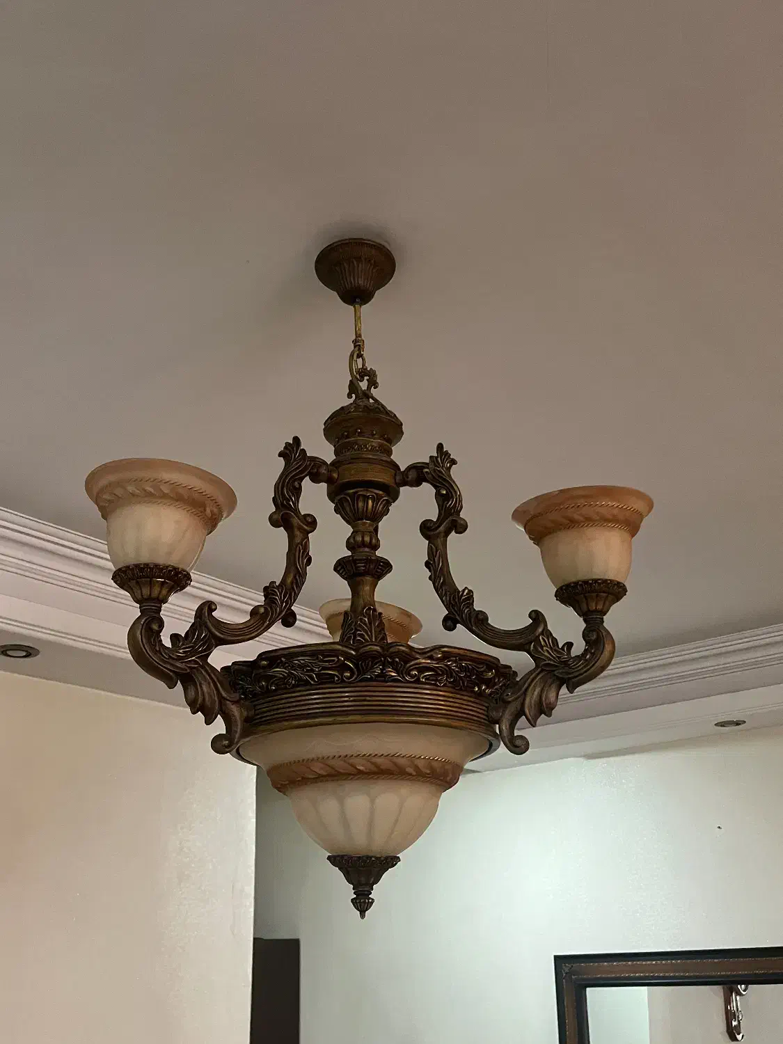 دو عدد لوستر ۳ شاخه، یه عدد لوستر تکی دو عدد دیوار|لوستر و چراغ آویز|تهران, گیشا|دیوار