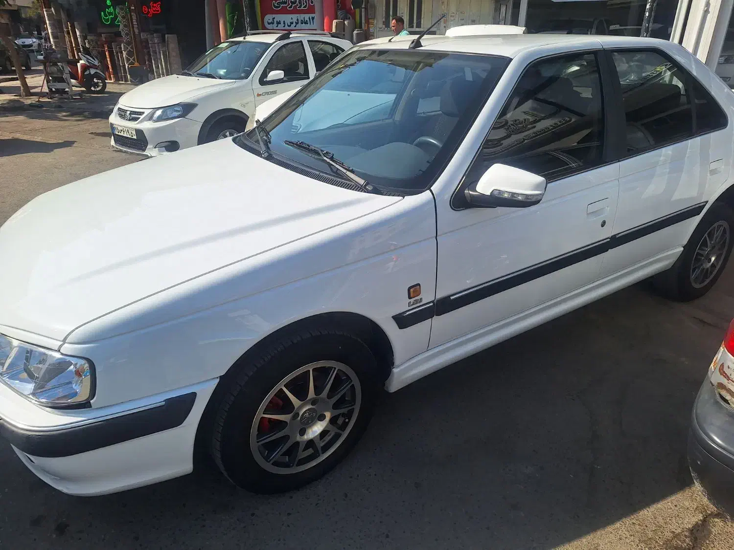 پژو پارس اتومات کارخانه موتور TU5(نقدواقساط)|خودرو سواری و وانت|تهران, شهرک شریعتی|دیوار