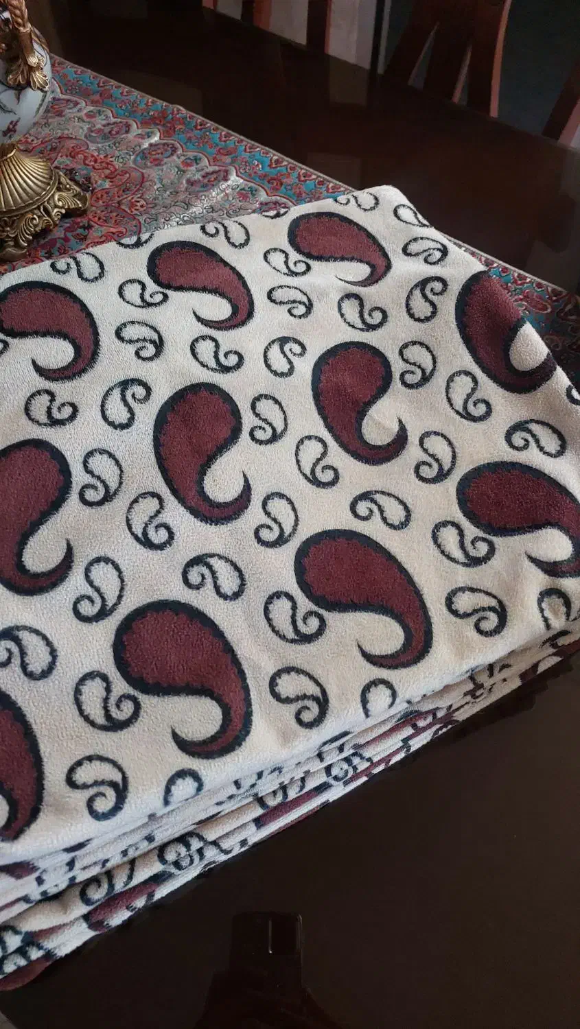 روبالشتی مخمل|رختخواب، بالش، پتو|خرم‌آباد, |دیوار