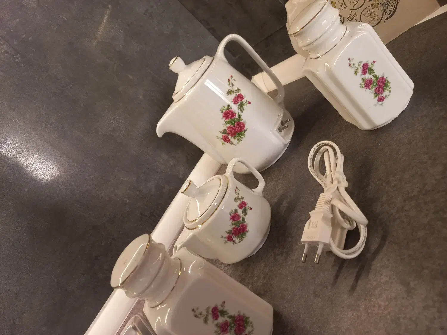 پک ۳ تایی چایی دون قوری چینی کوچک و کتری چینی برقی|قوری، کتری، قهوه‌ساز دستی|بروجن, |دیوار