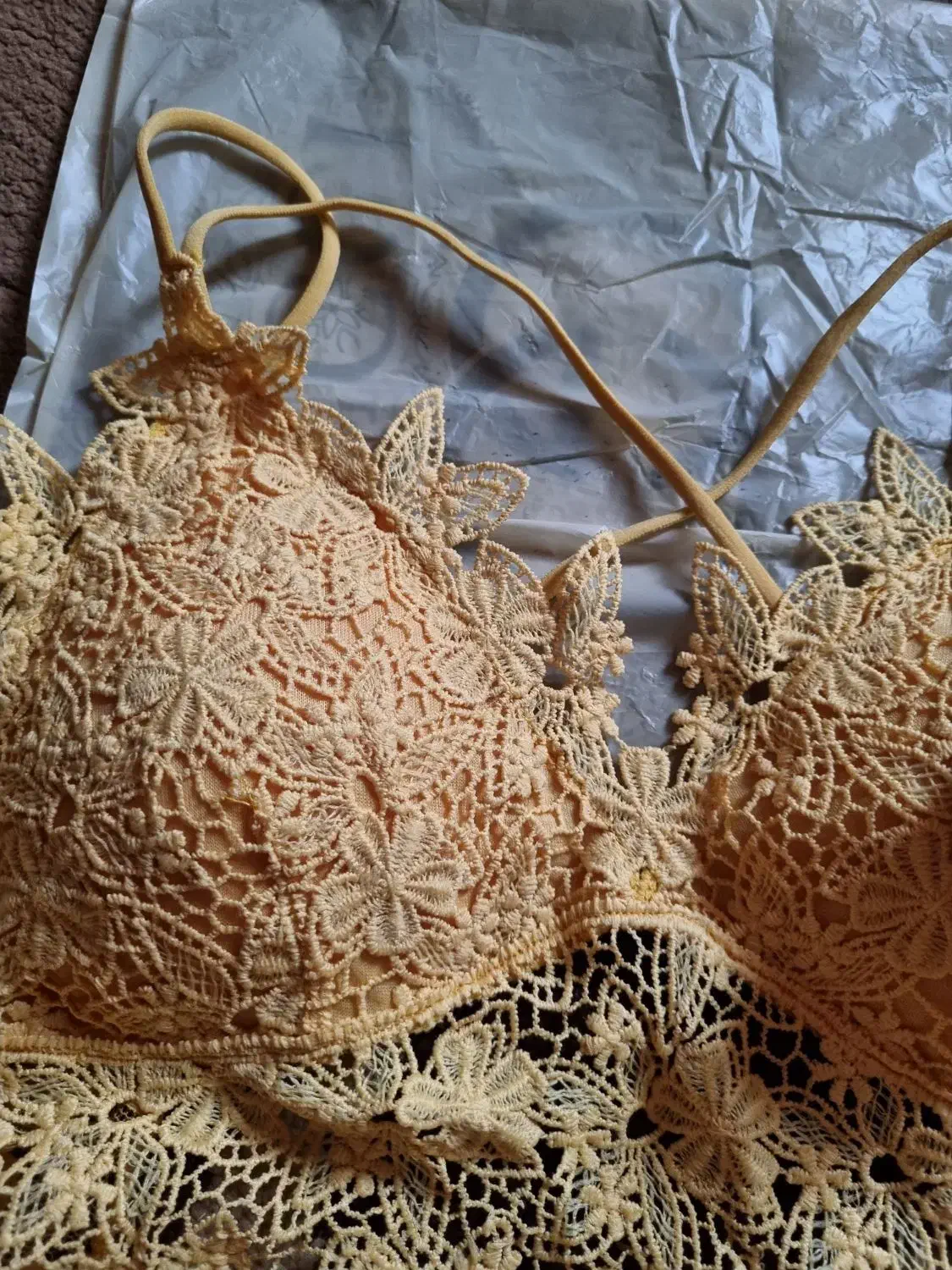 لباس زیر زنانه و ساق دست|لباس|رشت, نامجو|دیوار