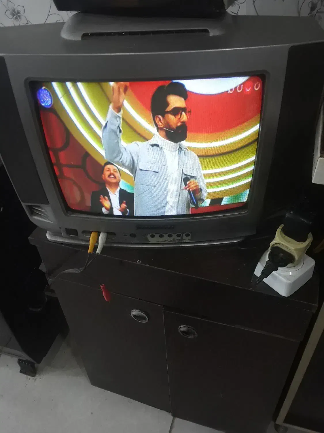 تلویزیون|تلویزیون و پروژکتور|اطاقور, |دیوار