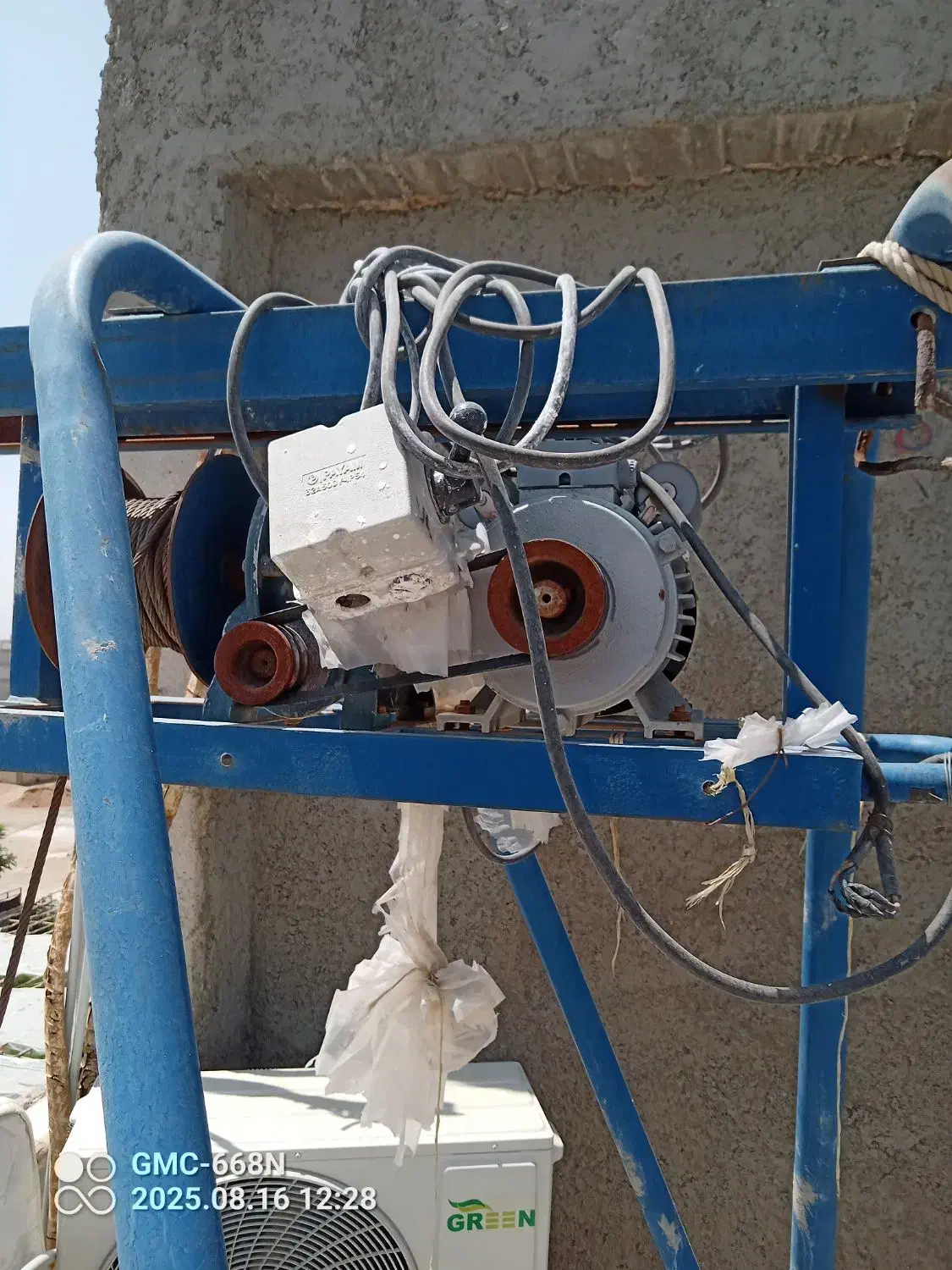 بالابر درحدنو|ابزارآلات|ابریشم, |دیوار