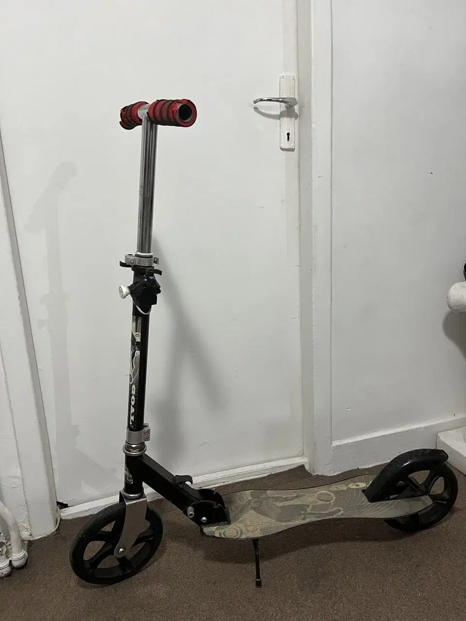 اسکوتر|دوچرخه، اسکیت، اسکوتر|لنگرود, |دیوار