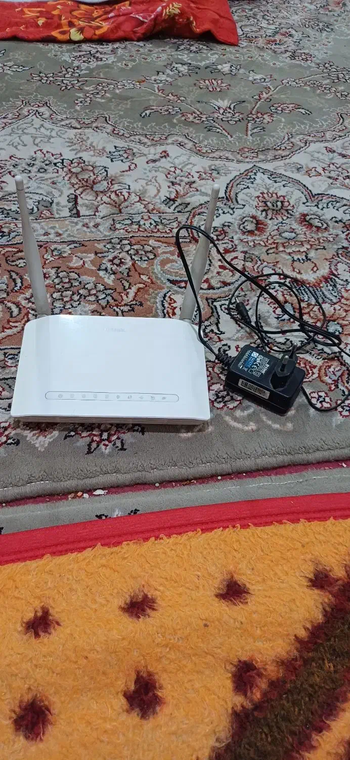 دستگاه مودم در حد نو میباشد|مودم و تجهیزات شبکه|چهارباغ, |دیوار