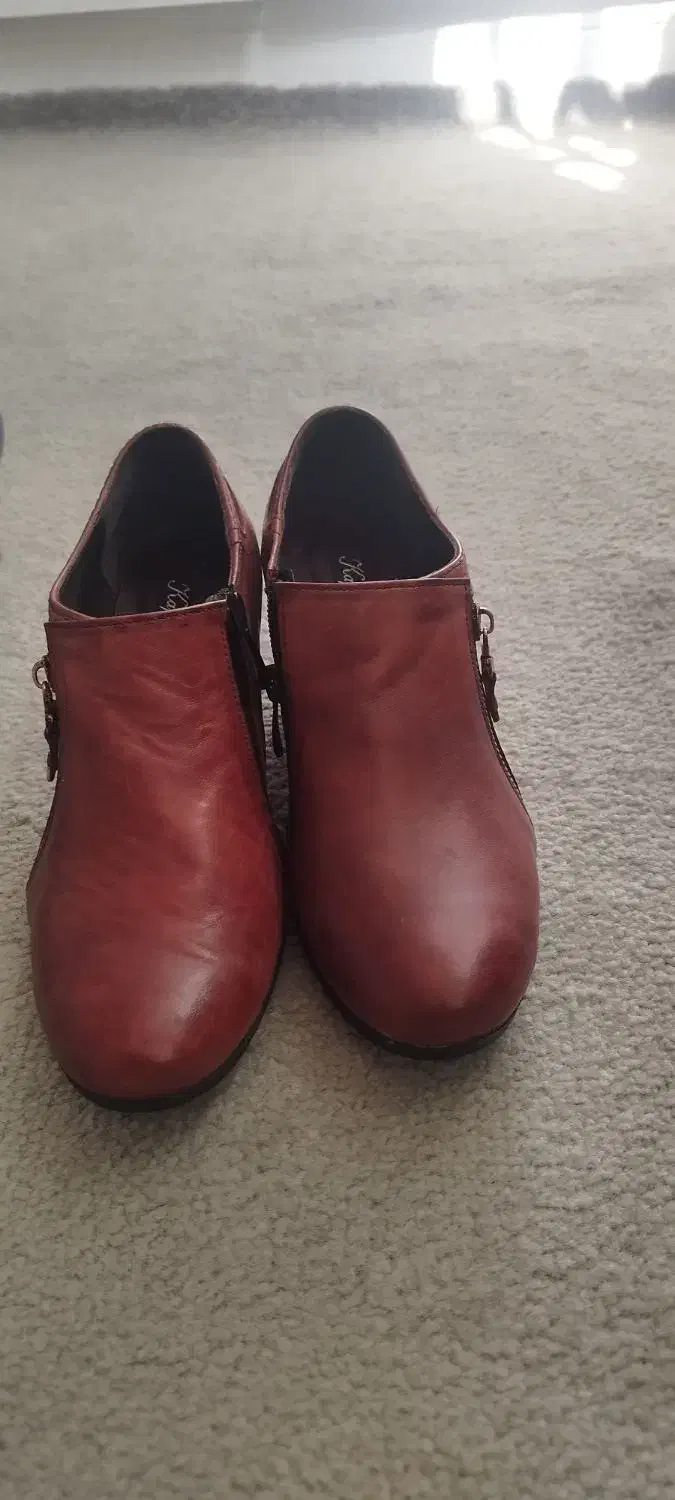 کفش چرم گاوی سایز ۳۹ در حد نو|کیف، کفش، کمربند|نظرآباد, احمد آباد|دیوار