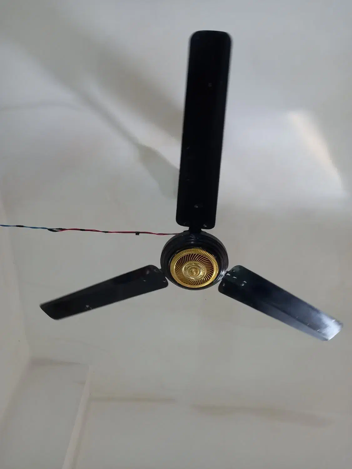 پنکه اصلی|پنکه و تصفیه‌کنندهٔ هوا|زاهدان, |دیوار