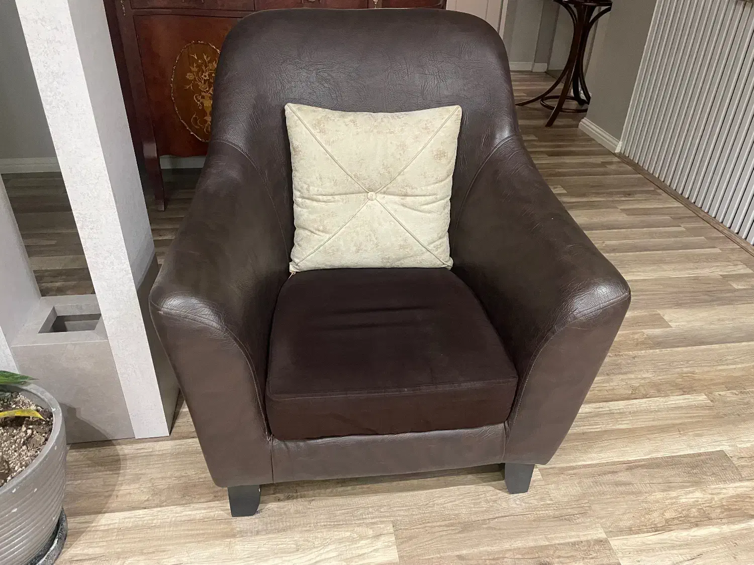 مبل راحتی نیم ست ۵ نفره با میز جادار|مبلمان خانگی و میز عسلی|تبریز, |دیوار