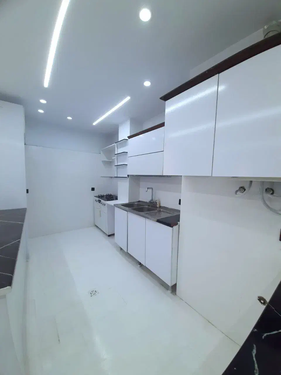 ۸۲ متری    رو به نما  پارکینگ سندی   نوسازی شده|فروش آپارتمان|تهران, وردآورد|دیوار