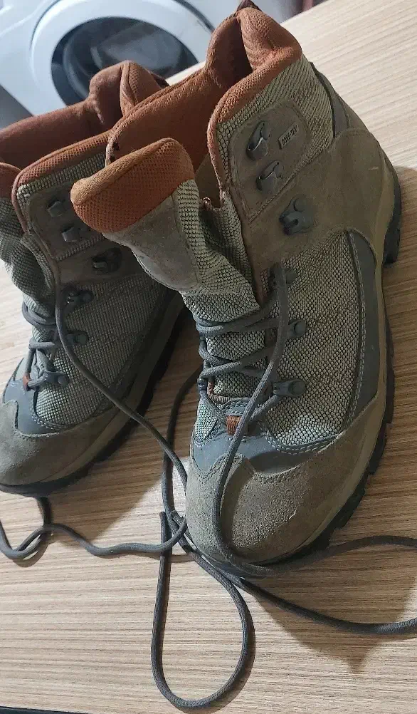 کفش کوهنوردی کلمبیا اصل با شناسه کفش|کوهنوردی و کمپینگ|محمدیه-قزوین, |دیوار