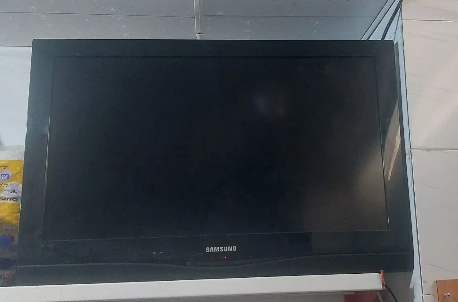 تلویزیون ال سی دی ۳۲ اینچ|تلویزیون و پروژکتور|بوشهر, |دیوار