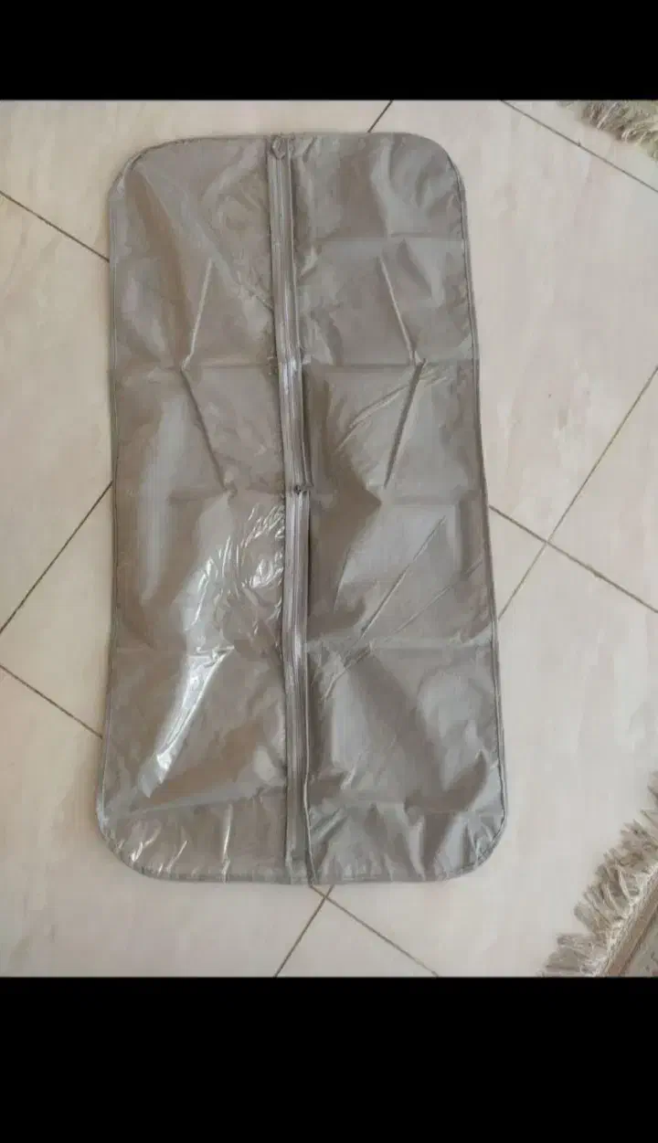 کاور لباس|لباس|اصفهان, خواجو|دیوار