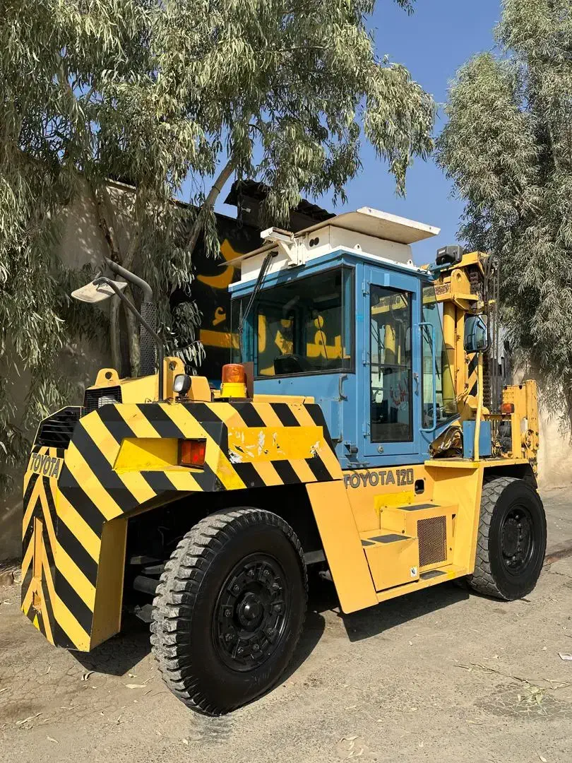 لیفتراک تویوتا 12 تن ژاپن کار|خودرو سنگین|تهران, چیتگر شمالی|دیوار