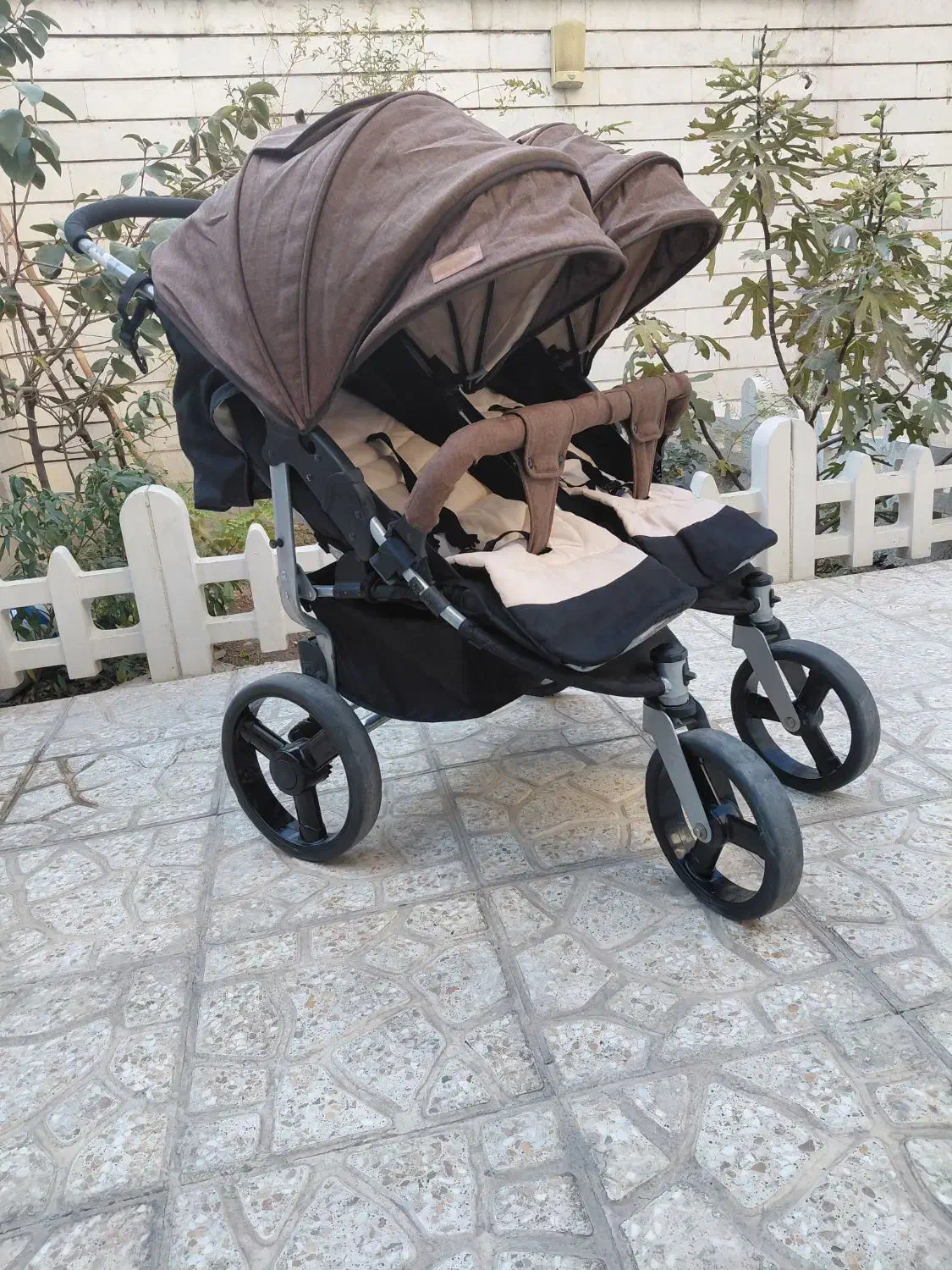 کالسکه ۲قلو . برند ایتالیایی. ۱سال استفاده شده|کالسکه و لوازم جانبی|اندیشه, اندیشه فاز ۱|دیوار