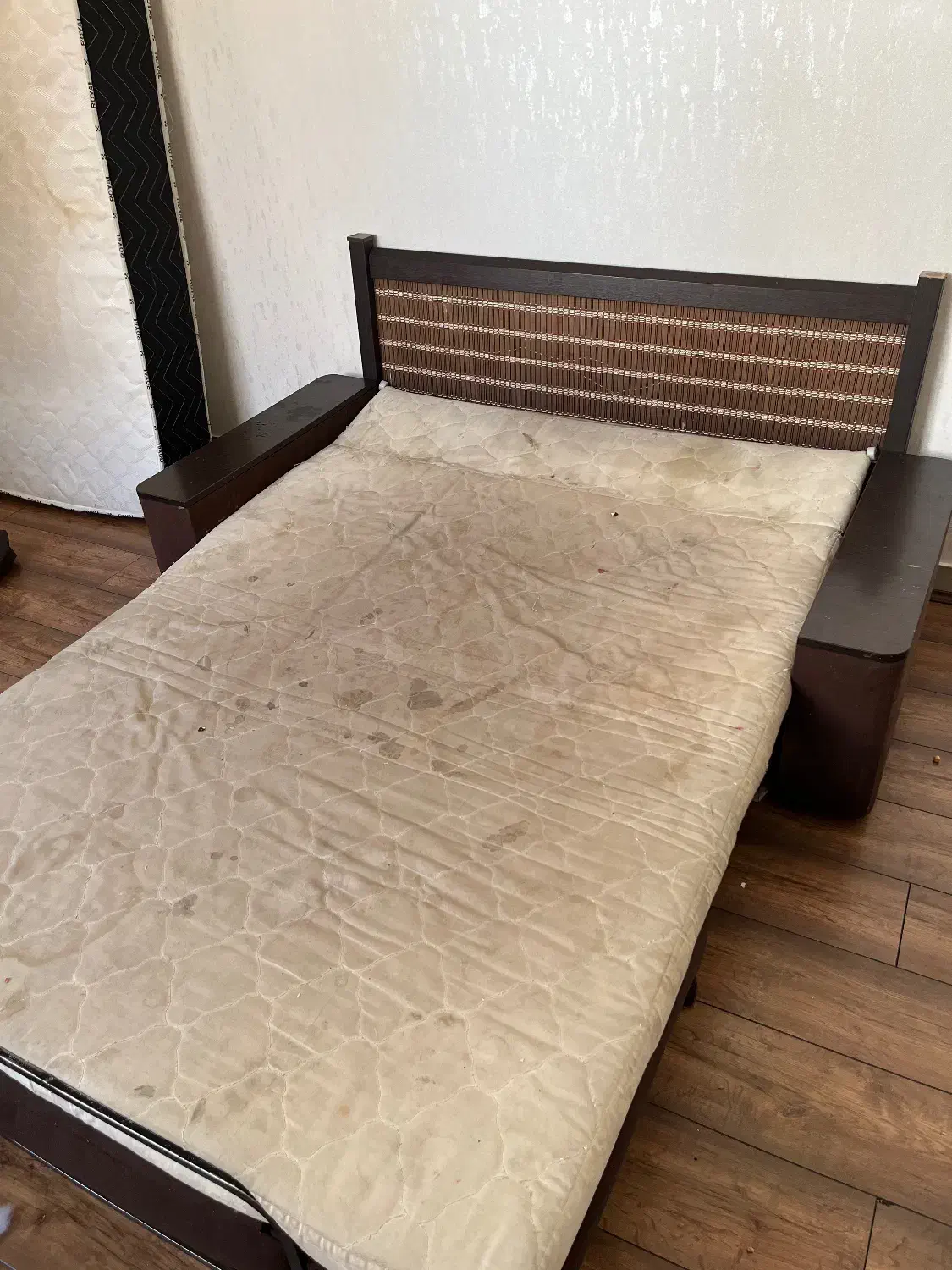 مبل تخت شو و آینه لامپی|تخت و سرویس خواب|تهران, مهران|دیوار