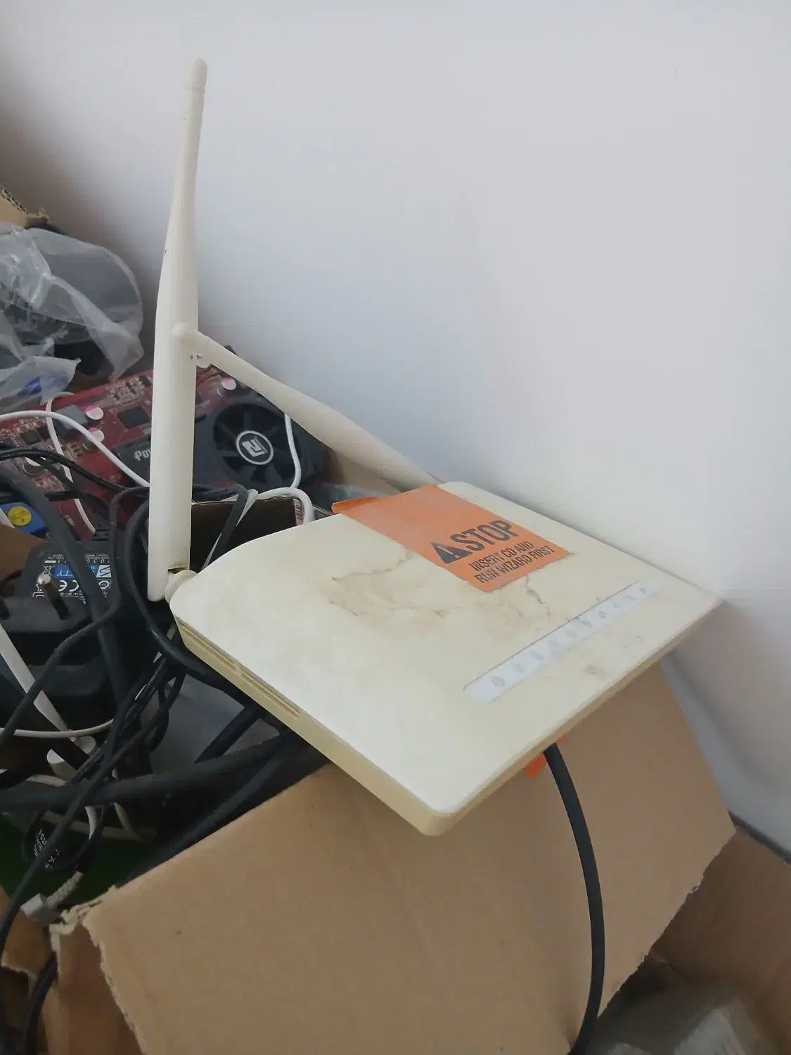 فروش مودم D-LINK ADSL2 سیمکارتی نیست|مودم و تجهیزات شبکه|میناب, |دیوار