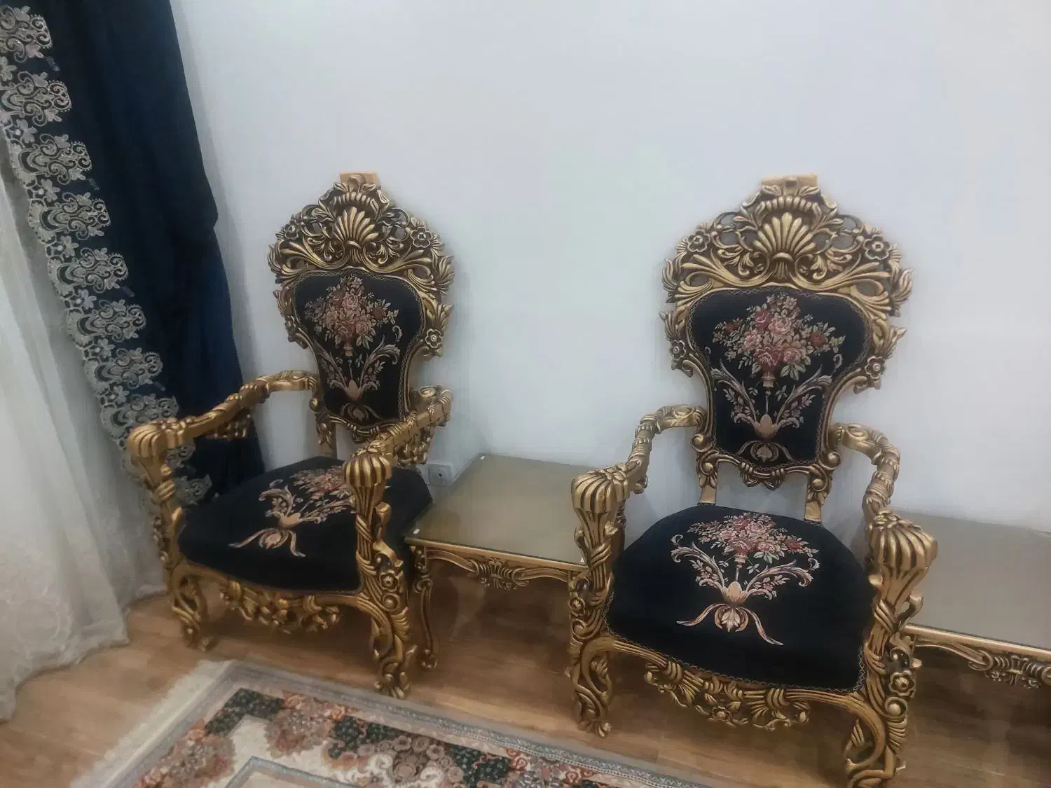 مبل ۹ نفره ساعت میز عسلی سلطنتی پنجه شیری مصری|مبلمان خانگی و میز عسلی|هشتگرد, هشتگرد قدیم|دیوار