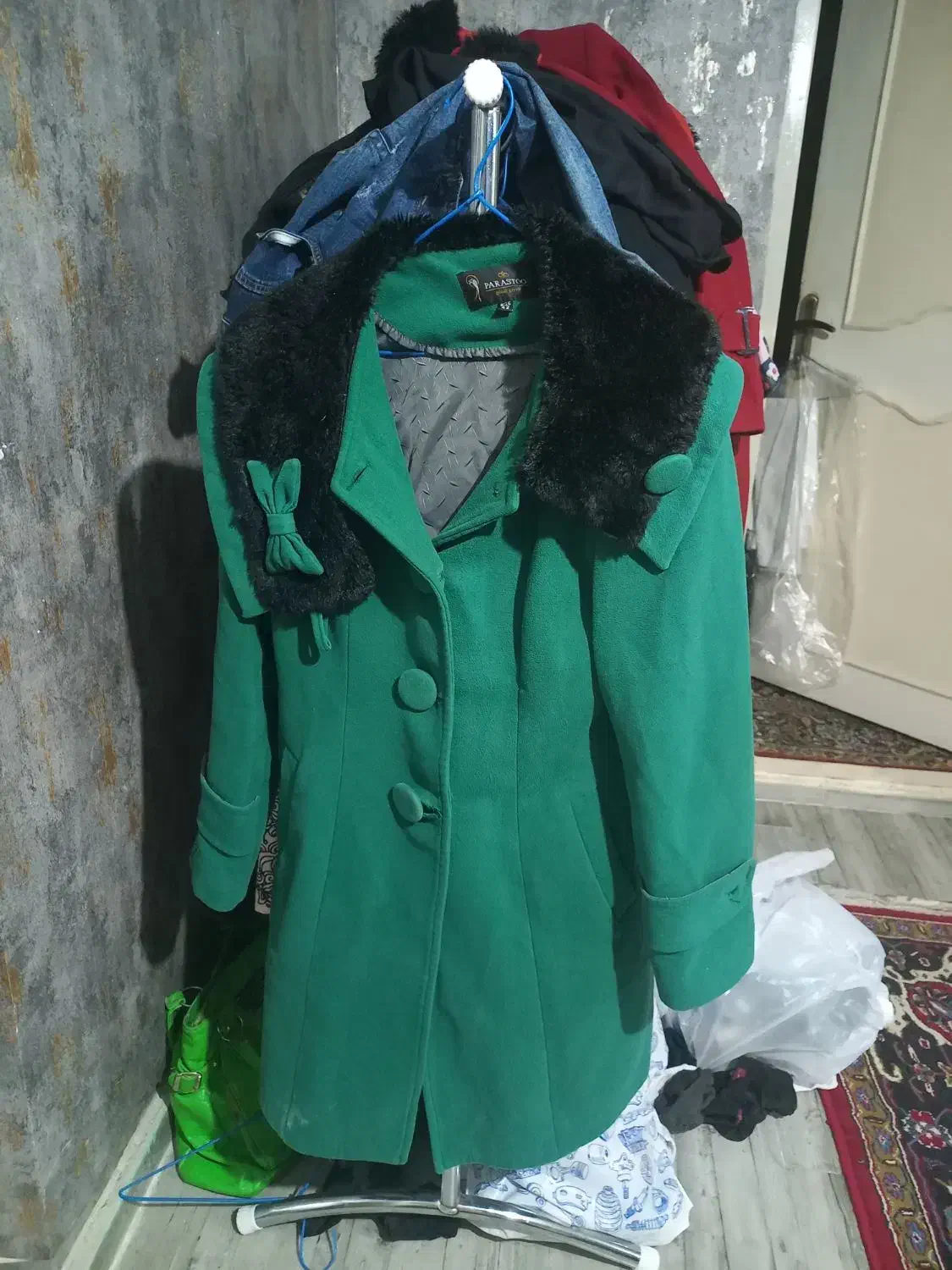 فروش عمده پالتو مانتو شلوار فقط یک میلیون و هشصد|لباس|اردبیل, |دیوار